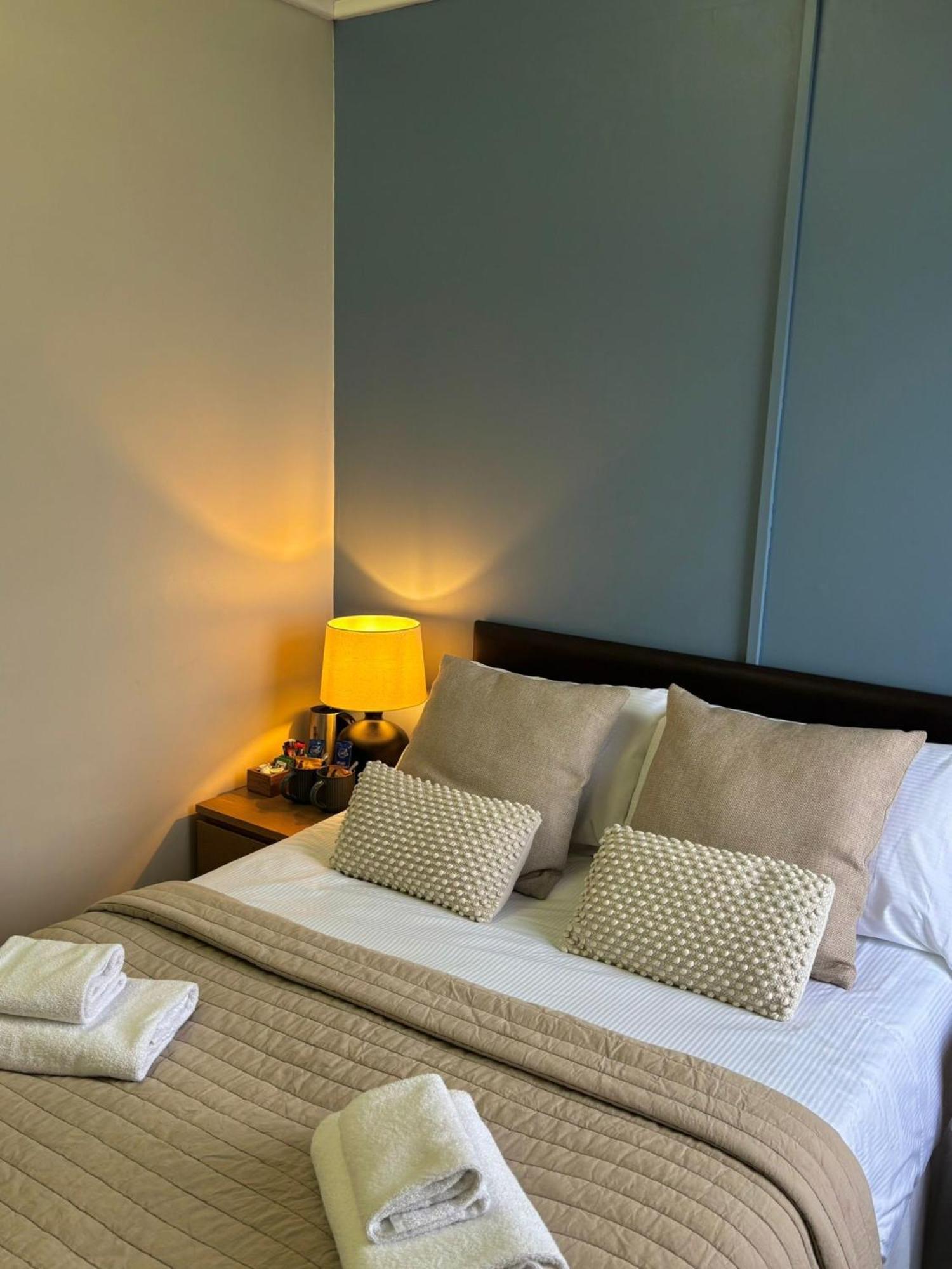 Отель The Waterford Arms Hartley Номер фото